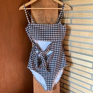 Aerie Gingham quilted one piece M Long